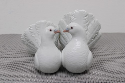 Lladro couple doves - couple, /