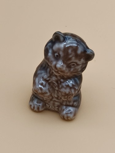 Wade whimsies sitting - wade, up