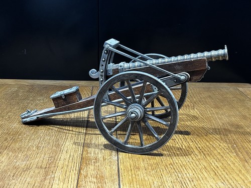 Highly detailed wood metal - &,