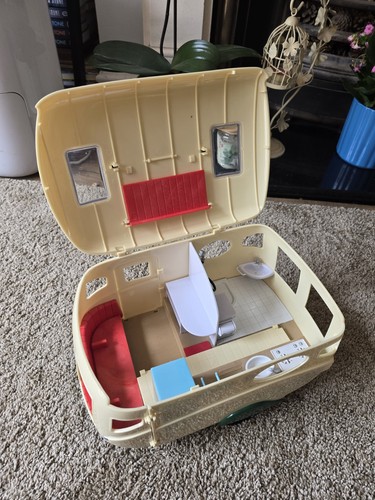 Sylvanian families caravan - families,