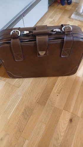 Vintage retro brown luggage - retro,