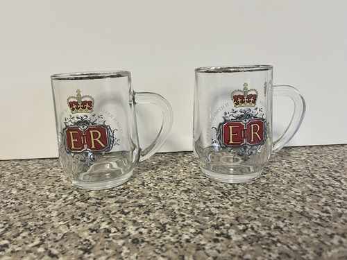 Pair queen elizabeth - of, ii