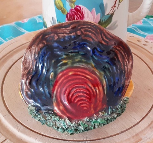Vintage majolica open clam - open,