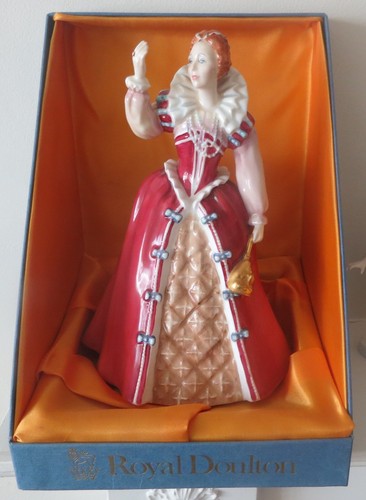 Superb royal doulton - queen, of