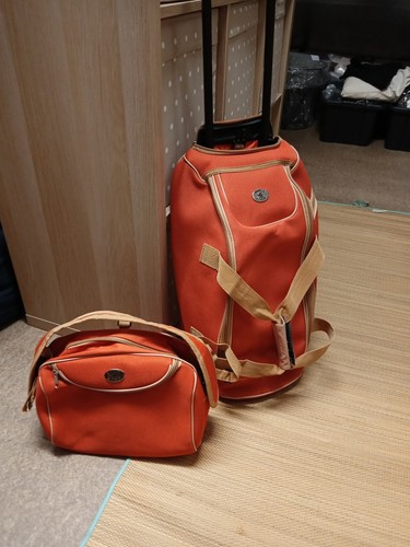 Travel pleasure holdall case - &,