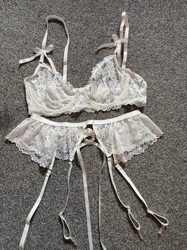 Womens white bra and suspender - bra,