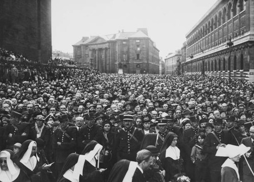 Collective prayer for victory