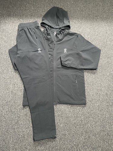 Cloud men tracksuit - on,