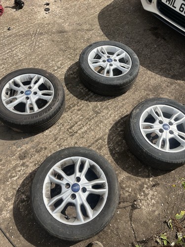 Ford fiesta mk7 - ford, 15”