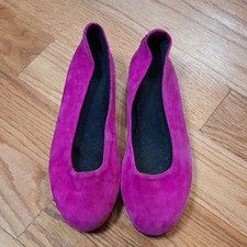 Vibrant fuchsia suede loafers - vibrant,