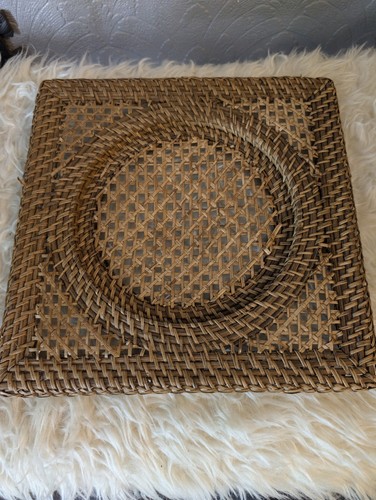 Vintage square woven rattan - square,
