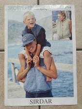 Sirdar Pattern No 5719 Snowflake Double Knitting Bodywarmers 61-107cm 24-42"