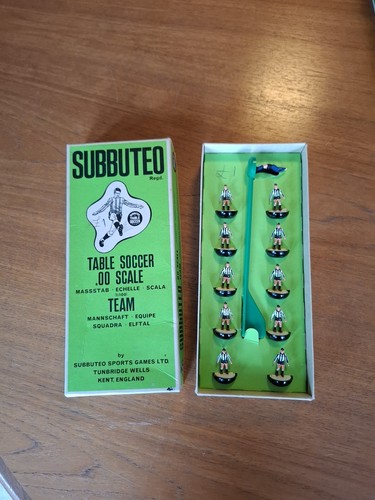 Subbuteo team c100 ref 8 - team,