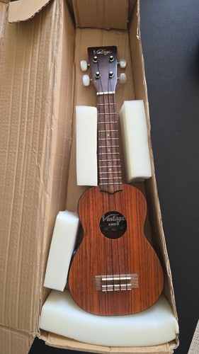 Vintage brand ukulele electro - vintage,