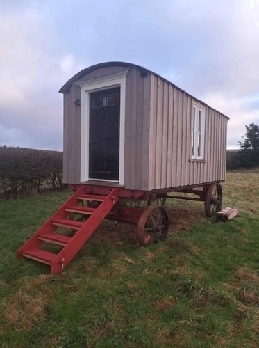Shepherds hut glamping pod - hut,