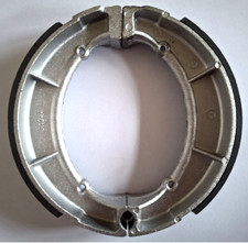 Set brake shoes for front Maico scooter Maicoletta 175 and 250 cc, 051-205-002