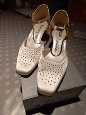 Katz Katrina Shoe Size 5.5 ,VERY GOOD CONDITION , ONLY WORN ONCE