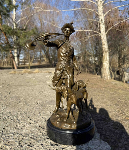Bronze statue hunter sculpture - statue,