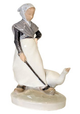 Royal Copenhagen Goose Girl /