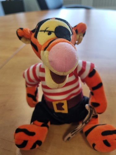 Winnie the pooh tigger pirate - tigger,