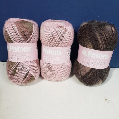 Lot patons lace - of, 3