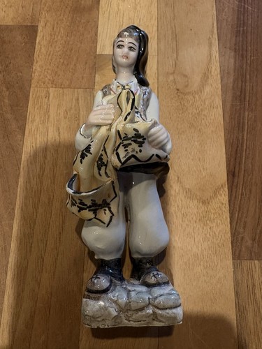 Hand painted majolica - hand-painted,