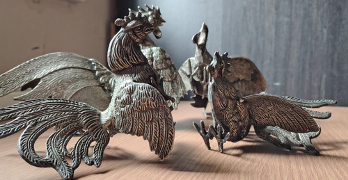 Vintage metal fighting - vintage,