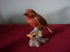 Robin bird ornament. Matte finish. Very nice condition.  9cm approx