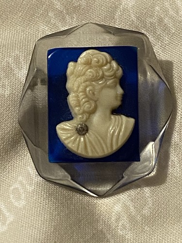 Amazing vintage lucite - amazing,