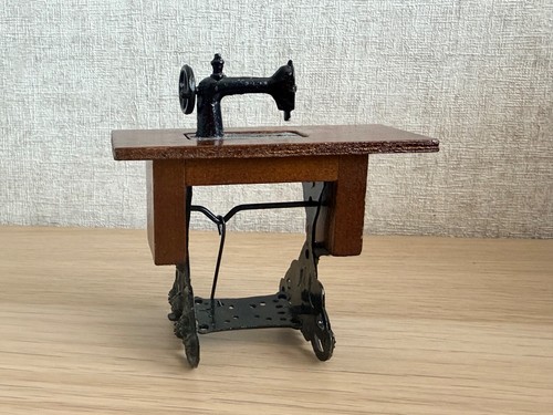 Miniature sewing machine - miniature,