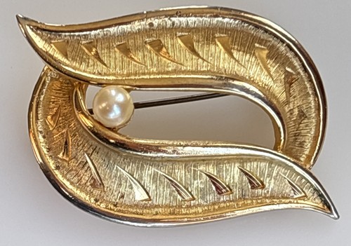 Vintage sphinx brooch pin - vintage, faux