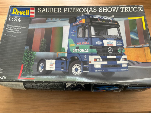 Revell sauber petronas show - revell,