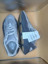 adidas Yeezy Boost 700 V2