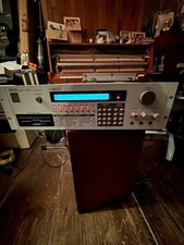 AKAI S900 12-Bit Sampler