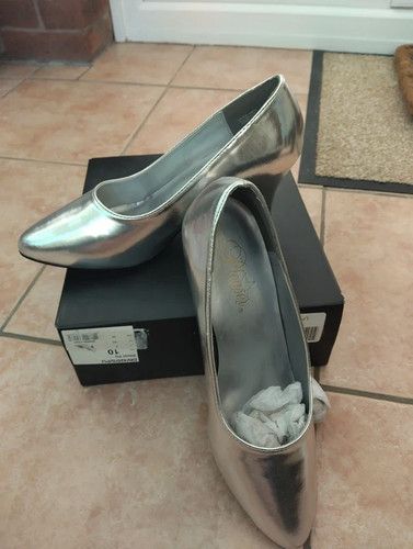 Super sexy silver heels from