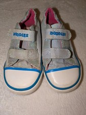 Clarks doodles size 8.5 light