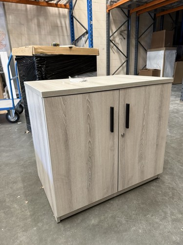 Desk high cupboard - high,