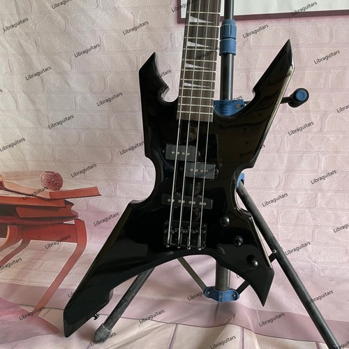 Strings electric bass guitar - electric,