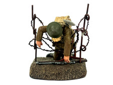 Britains Toy Soldier WW1 British Hanging On The Old Barbed Wire Set 23060