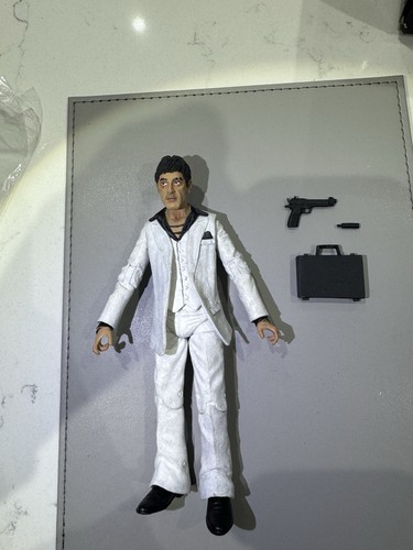 Mezco scarface the player - scarface,