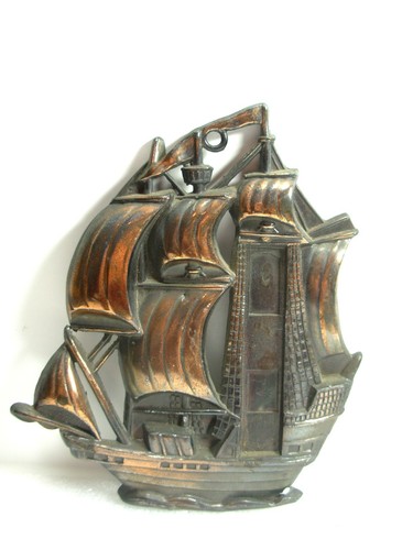 Vintage brass wall plaque - brass,