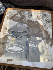 Corteiz Alcatraz Hooded