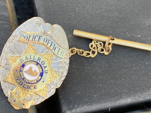 Police officer railroad - ￼,