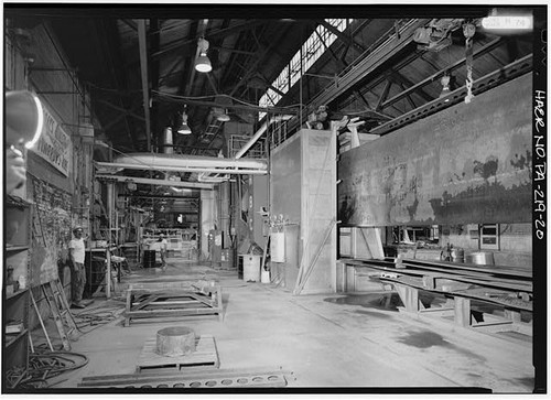 Photo pain shop warehouse - warehouse, b
