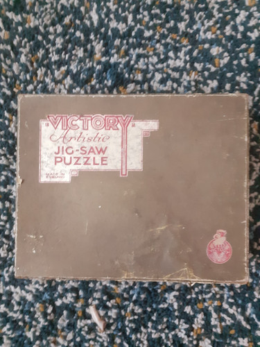 Gold boxed victory vintage - gold,