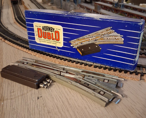 Hornby dublo electrically - hornby,