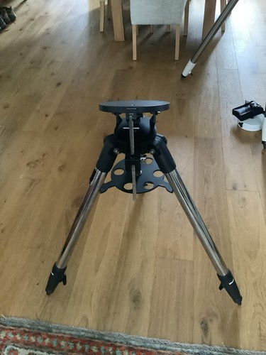 Meade 884 deluxe - #884, tripod