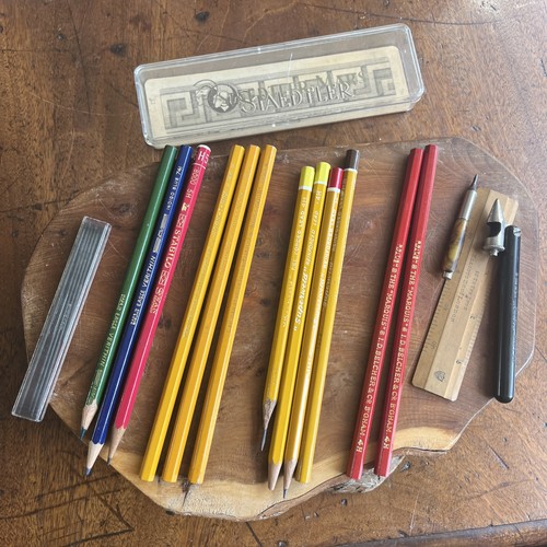 Job lot x12 - lot, pencils