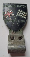VINTAGE CRUSTY BRANDS HATCH MOTOR CLUB CAR BADGE & DESMO CLIP / MOTORSPORT