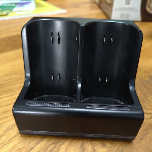 Black wii controller charger - black,